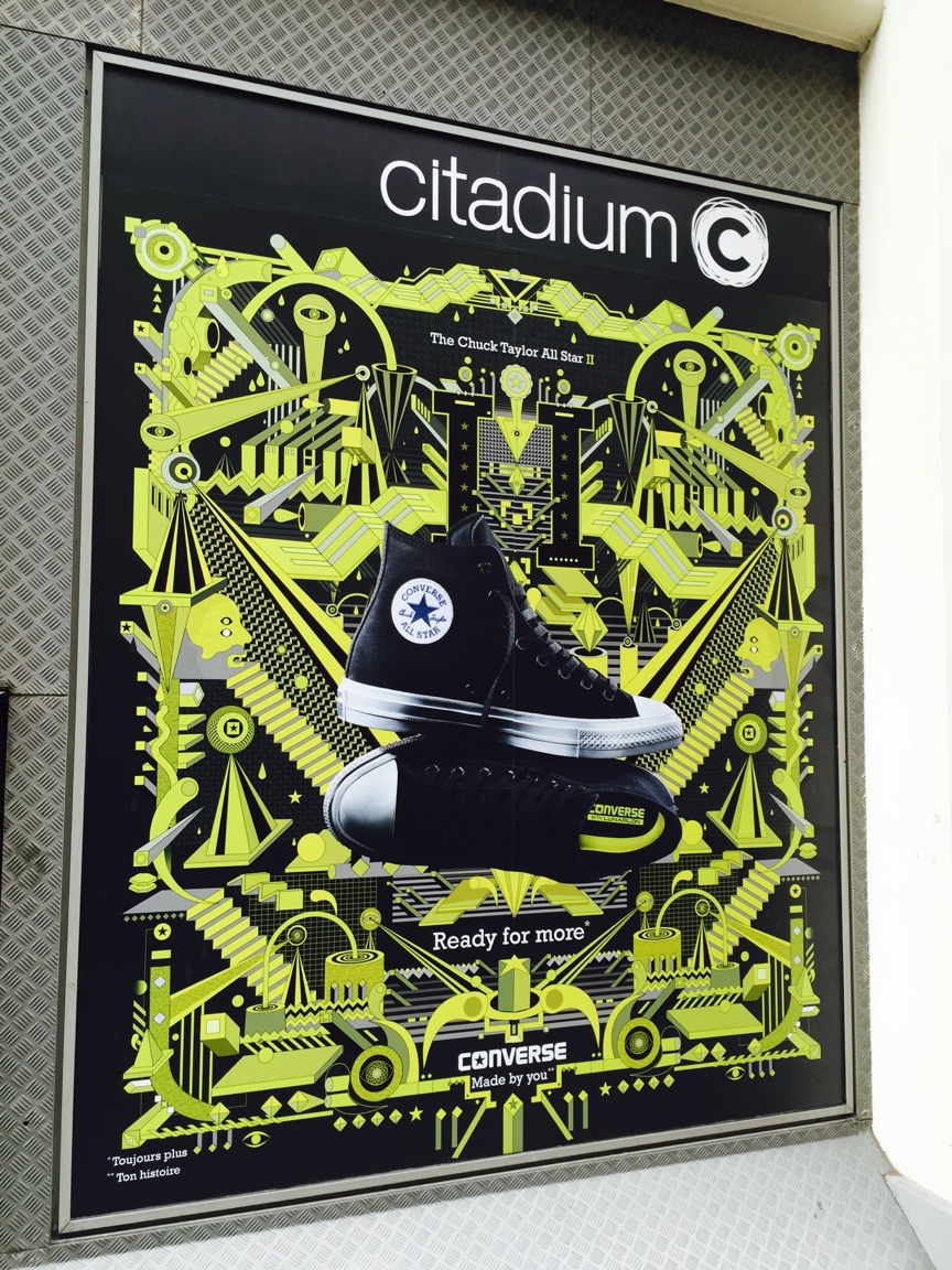 Converse — Vitrine Citadium close-up